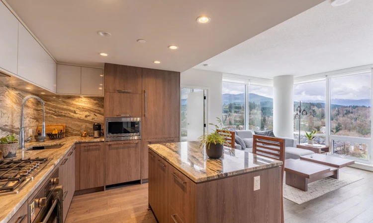 1702-680 Seylynn Crescent