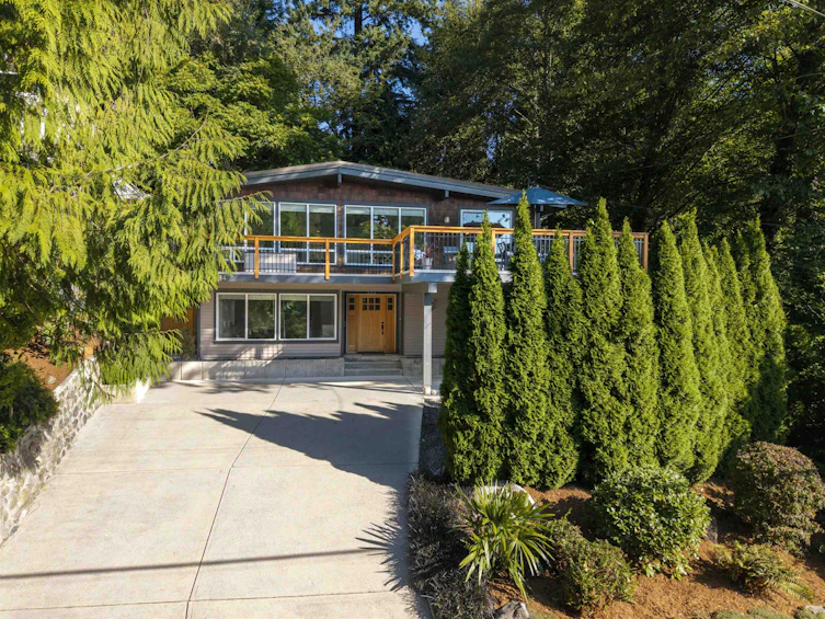 884 Wellington Drive, North Vancouver, BC, V7K 1K7 - 3