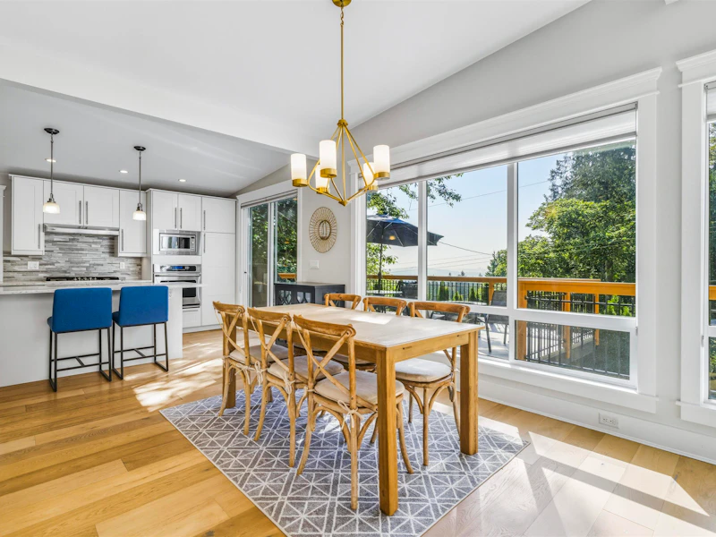 884 Wellington Drive, North Vancouver BC V7K 1K7