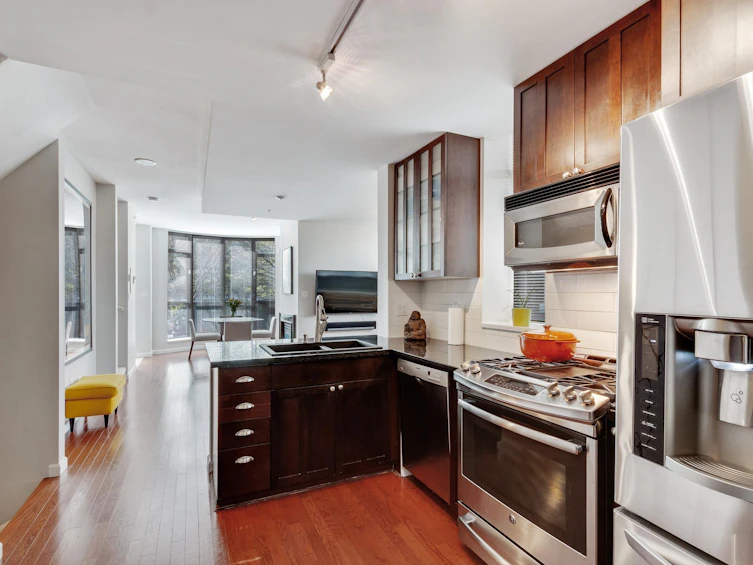 168 W 1st Street, North Vancouver, BC, V7M 1A9 - 6