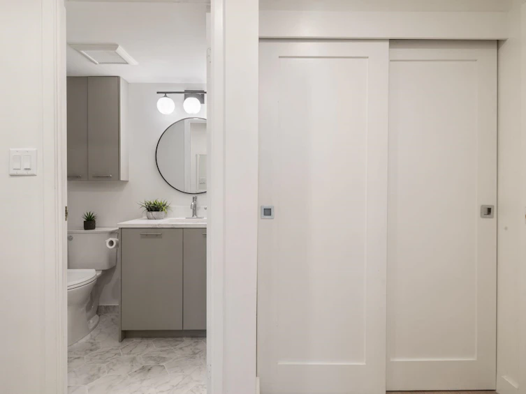 905-110 W 4th Street, North Vancouver, BC, V7M 3H3 - 23