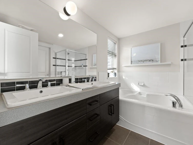 102-300 Panorama Place, Port Moody, BC, V3H 5H5 - 13
