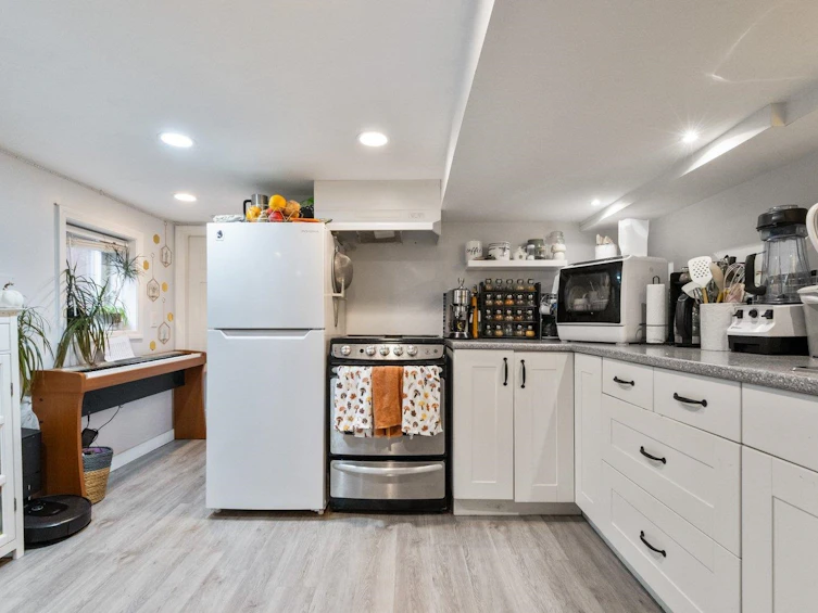 720 E 30th Avenue, Vancouver, BC, V5V 2V9 - 30