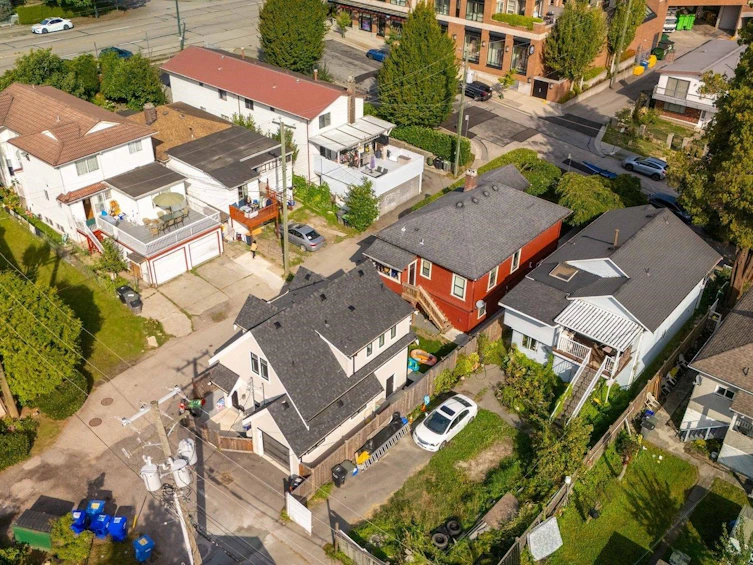 720 E 30th Avenue, Vancouver, BC, V5V 2V9 - 36