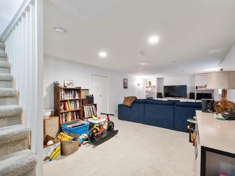 720 E 30th Avenue, Vancouver, BC, V5V 2V9 - 29