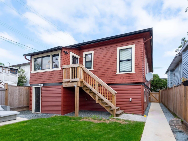 720 E 30th Avenue, Vancouver, BC, V5V 2V9 - 18