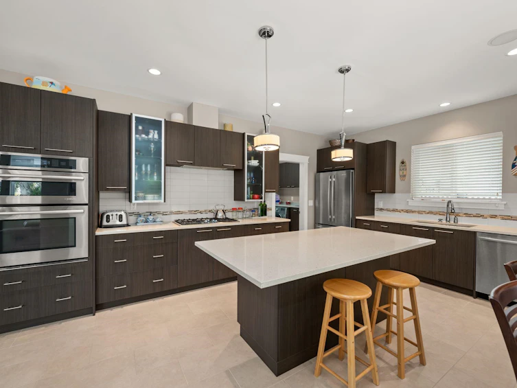 1085 King George Boulevard, Surrey, BC, V4A 9S7 - 15