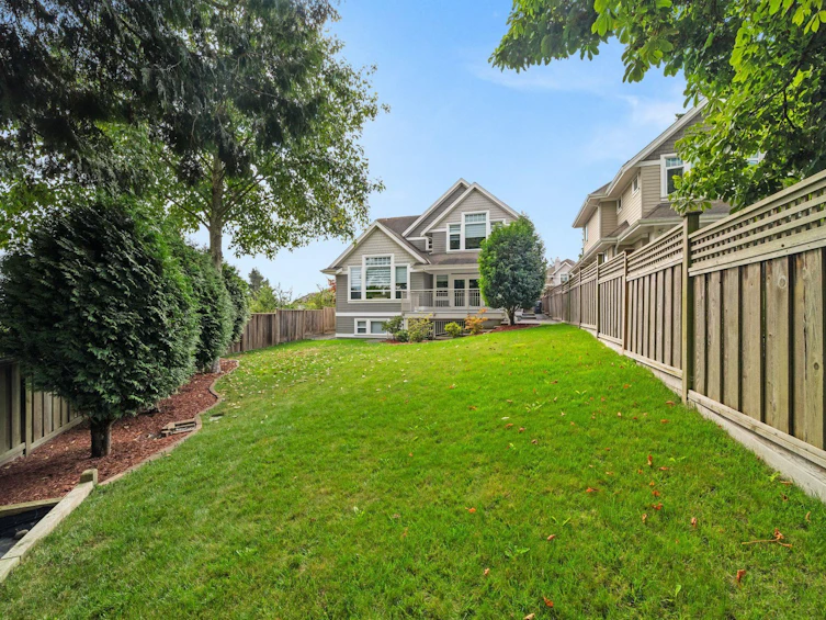 1085 King George Boulevard, Surrey, BC, V4A 9S7 - 36