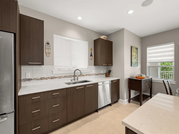 1085 King George Boulevard, Surrey, BC, V4A 9S7 - 18