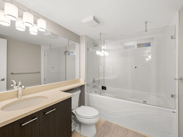 1085 King George Boulevard, Surrey, BC, V4A 9S7 - 25