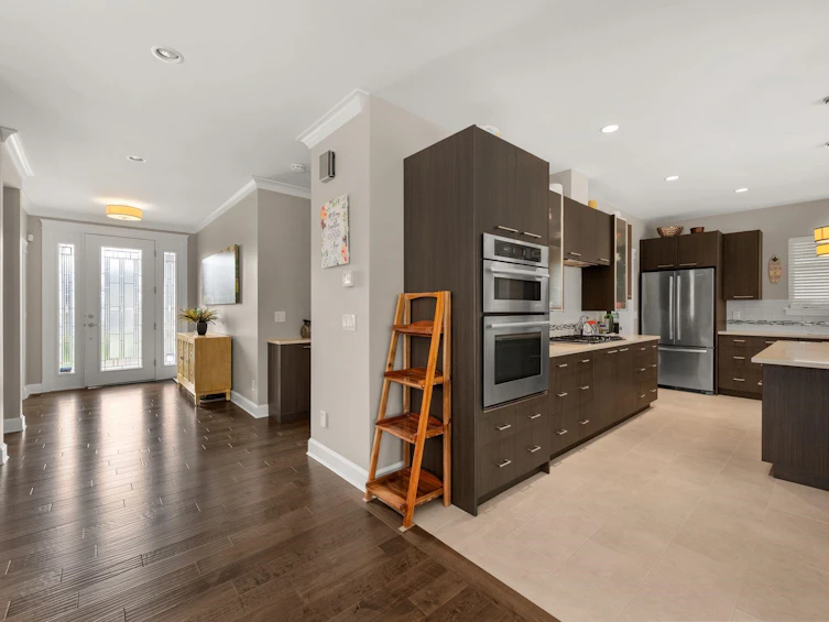 1085 King George Boulevard, Surrey, BC, V4A 9S7 - 13