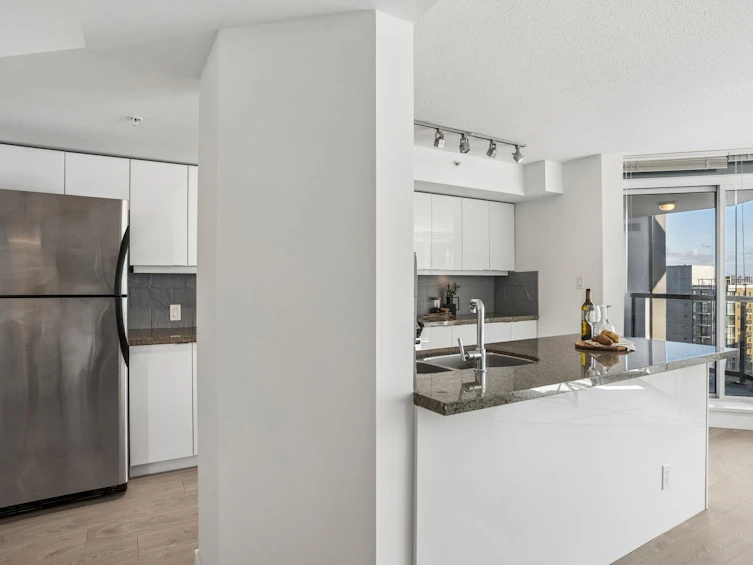 1805-6068 No. 3 Road, Richmond, BC, V6Y 4M7 - 16