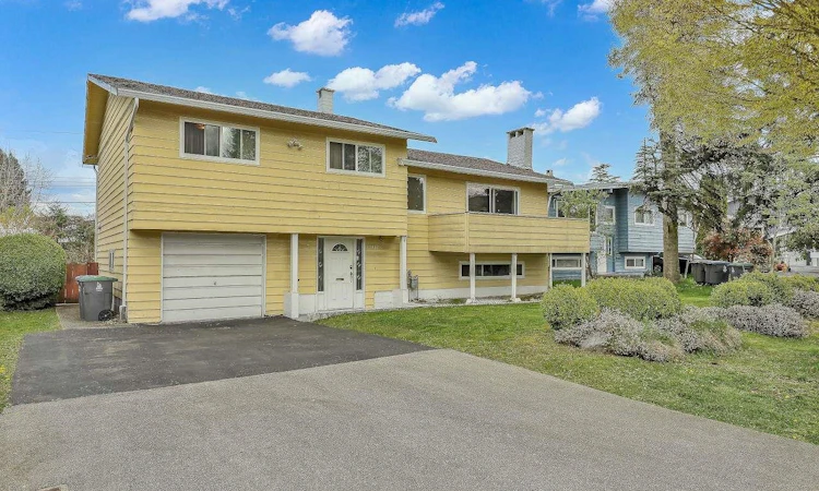 11050 Swan Crescent