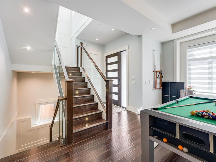 7380 Ontario Street, Vancouver, BC, V5X 3B8 - 2