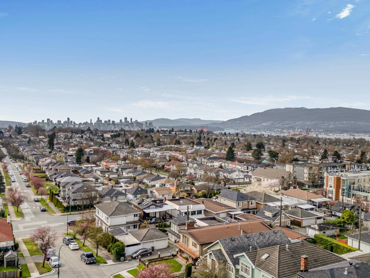 2958 E 4th Avenue, Vancouver, BC, V5M 1L2 - 7