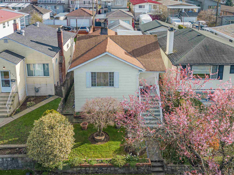 2958 E 4th Avenue, Vancouver, BC, V5M 1L2 - 4
