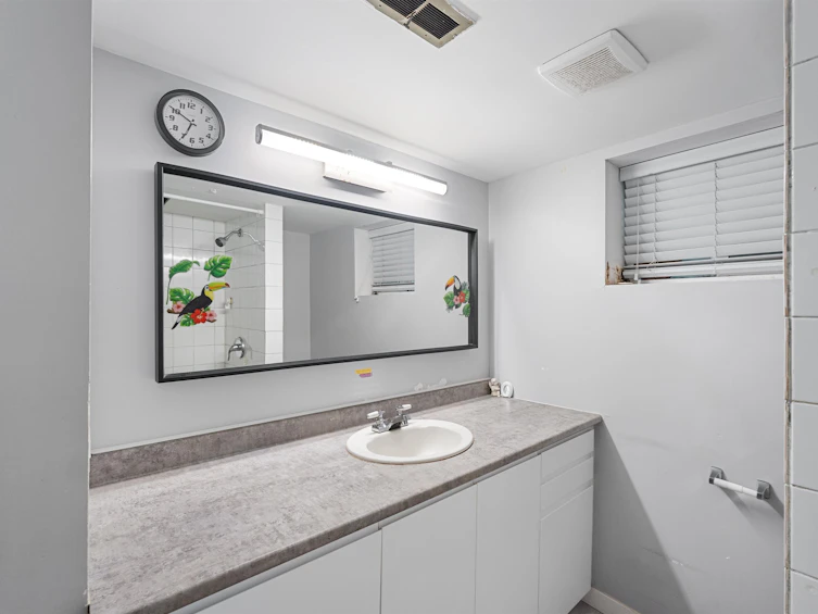 657 E 57th Avenue, Vancouver, BC, V5X 1T1 - 16