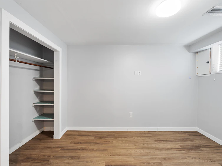 657 E 57th Avenue, Vancouver, BC, V5X 1T1 - 24