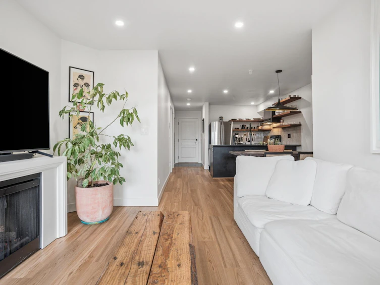 218-4550 Fraser Street, Vancouver, BC, V5V 4G8 - 6