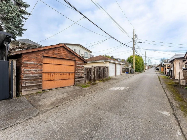 36 E 60th Avenue, Vancouver, BC, V5X 1Z6 - 16