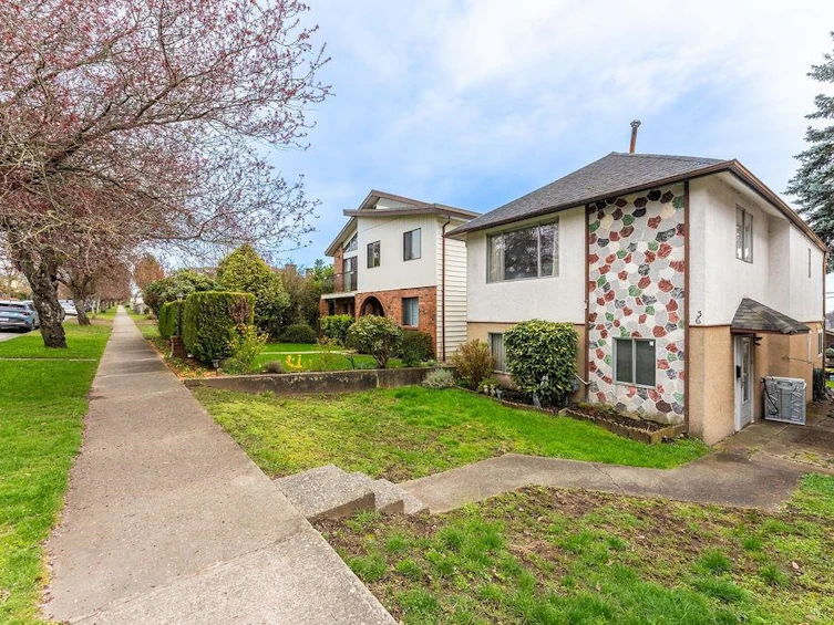 36 E 60th Avenue, Vancouver, BC, V5X 1Z6 - 2