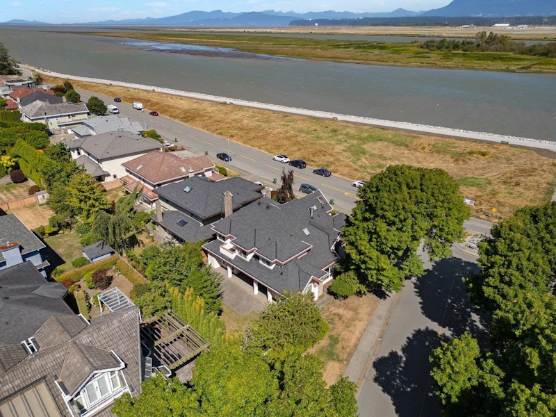 3340 River Road, Richmond BC V7C 5N2