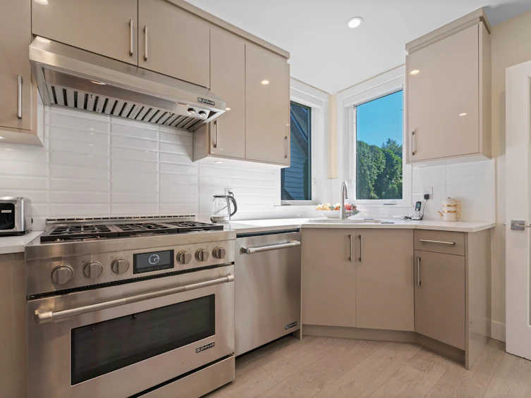 5199 Cliffridge Avenue, North Vancouver, BC, V7R 3V2 - 22