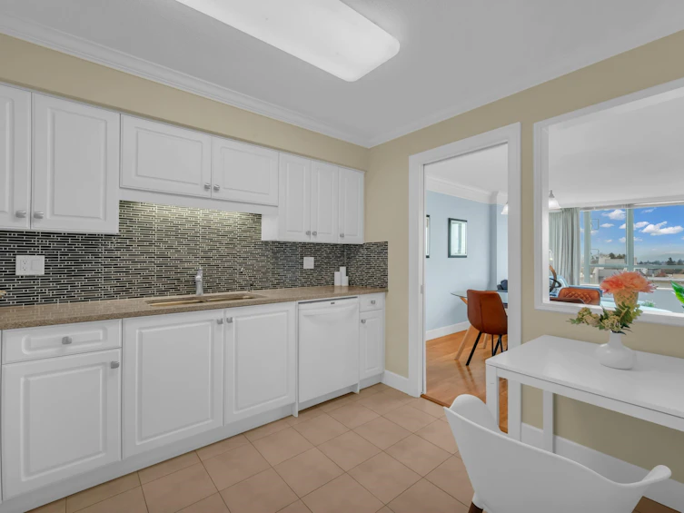 1003-15038 101 Avenue, Surrey, BC, V3R 0N2 - 15