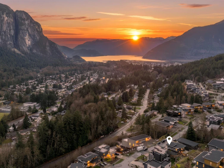 2237 Windsail Place, Squamish, BC, V8B 0T6 - 37