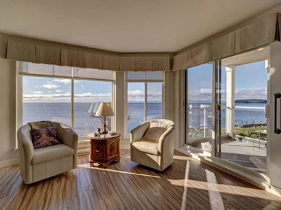 205-5470 Inlet Avenue - 4