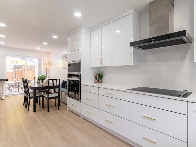 2-1233 W 16th Street, North Vancouver, BC, V7P 1R5 - 2