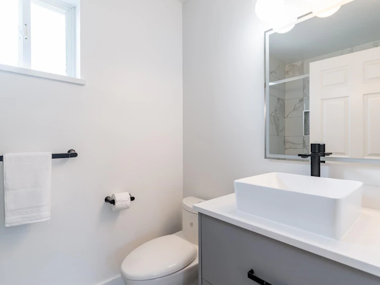 2-1233 W 16th Street, North Vancouver, BC, V7P 1R5 - 9