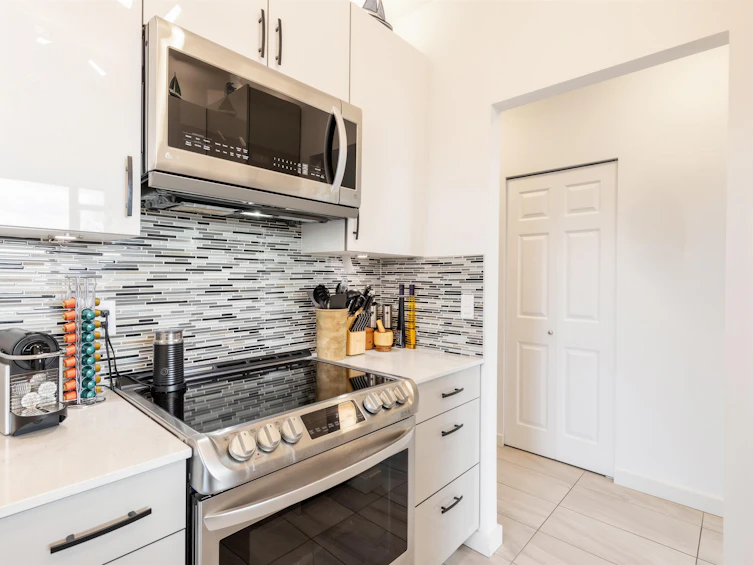 304-160 W Keith Road, North Vancouver, BC, V7M 3M2 - 20