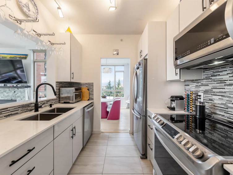 304-160 W Keith Road, North Vancouver, BC, V7M 3M2 - 18