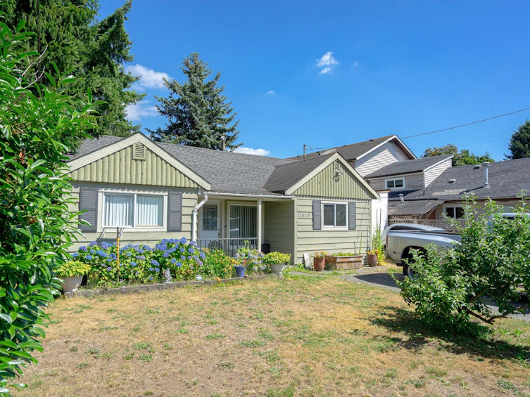 11618 203 Street, Maple Ridge, BC, V2X 4T9
