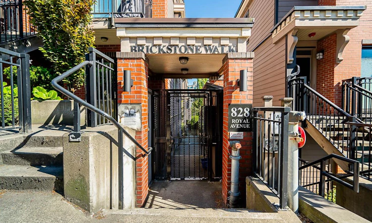 109-828 Royal Avenue