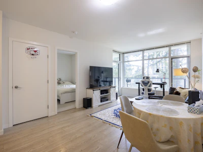 605-3080 Lincoln Avenue - 4