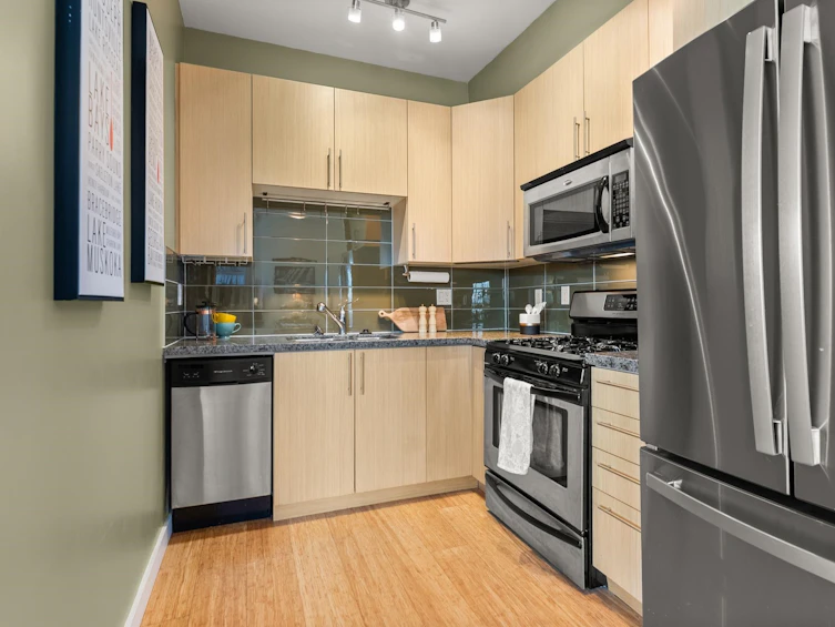 202-6233 London Road, Richmond, BC, V7E 6R7 - 14