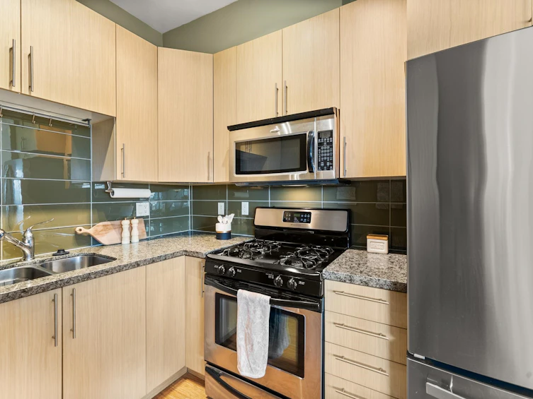 202-6233 London Road, Richmond, BC, V7E 6R7 - 16