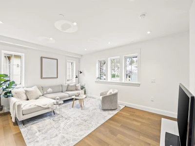 2-5819 Highbury Street - 5