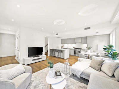 2-5819 Highbury Street - 2