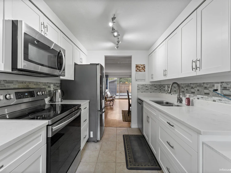 207-13931 74 Avenue, Surrey, BC, V3W 6G6 - 8