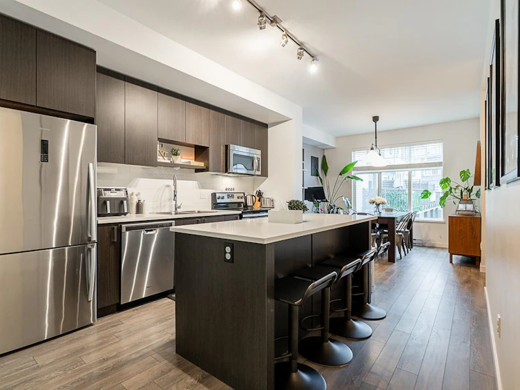 100-15340 Guildford Drive, Surrey, BC, V3R 0C9 - 9