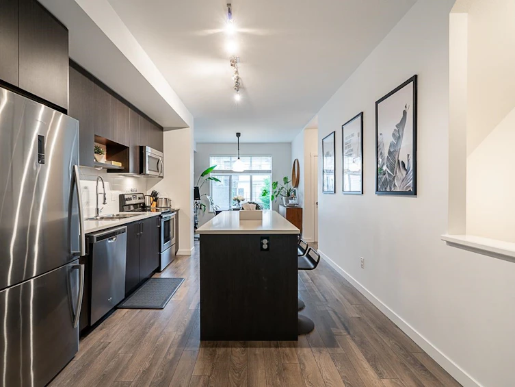 100-15340 Guildford Drive, Surrey, BC, V3R 0C9 - 10
