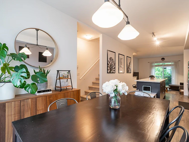 100-15340 Guildford Drive, Surrey, BC, V3R 0C9 - 15