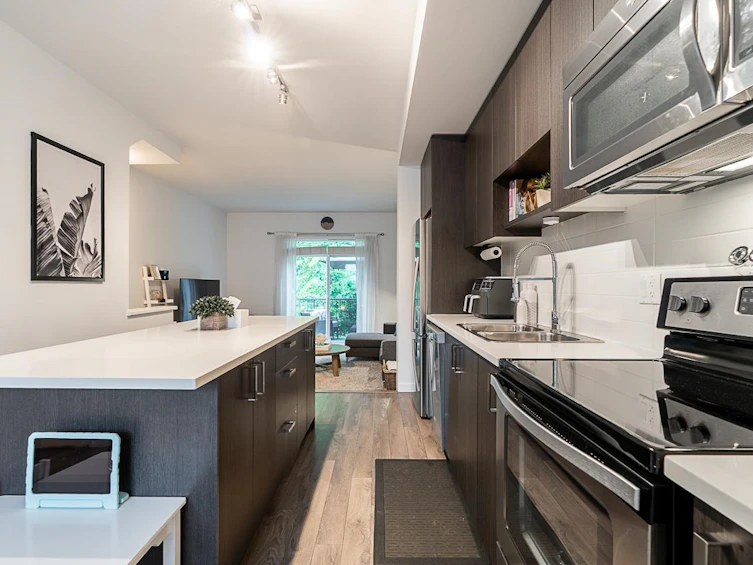 100-15340 Guildford Drive, Surrey, BC, V3R 0C9 - 12