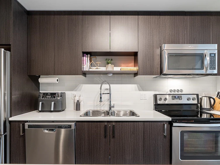 100-15340 Guildford Drive, Surrey, BC, V3R 0C9 - 11