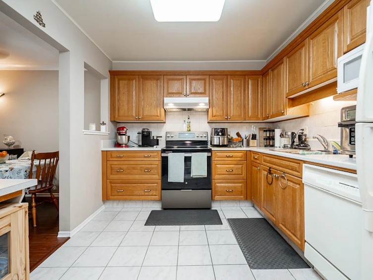 303-15338 18 Avenue, Surrey, BC, V4A 1W8 - 9
