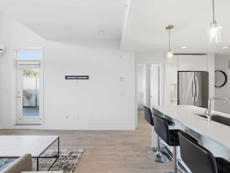 605-719 W 3rd Street, North Vancouver, BC, V7M 0E7 - 8
