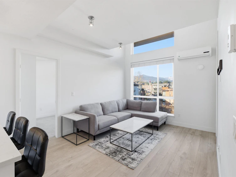 605-719 W 3rd Street, North Vancouver, BC, V7M 0E7 - 3